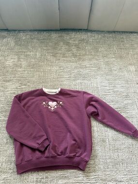 Embroidered Heart Crewneck Sweatshirt